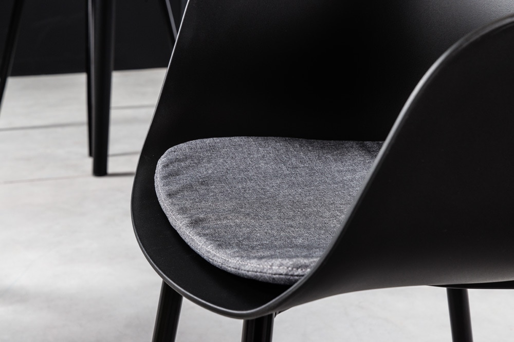 Moderner Stuhl DESIGNO schwarz Kunststoff Gartenstuhl mit Armlehnen Indoor Outdoor