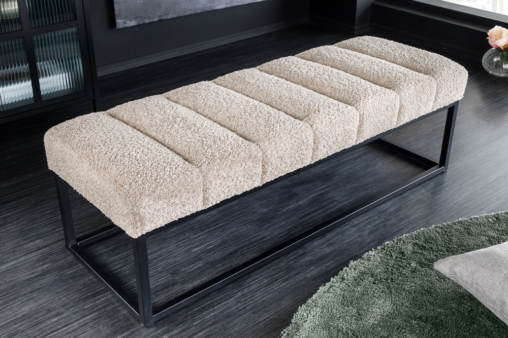 Design Sitzbank PETIT BEAUTÉ 110cm champagner greige Bouclé schwarzes Metallgestell
