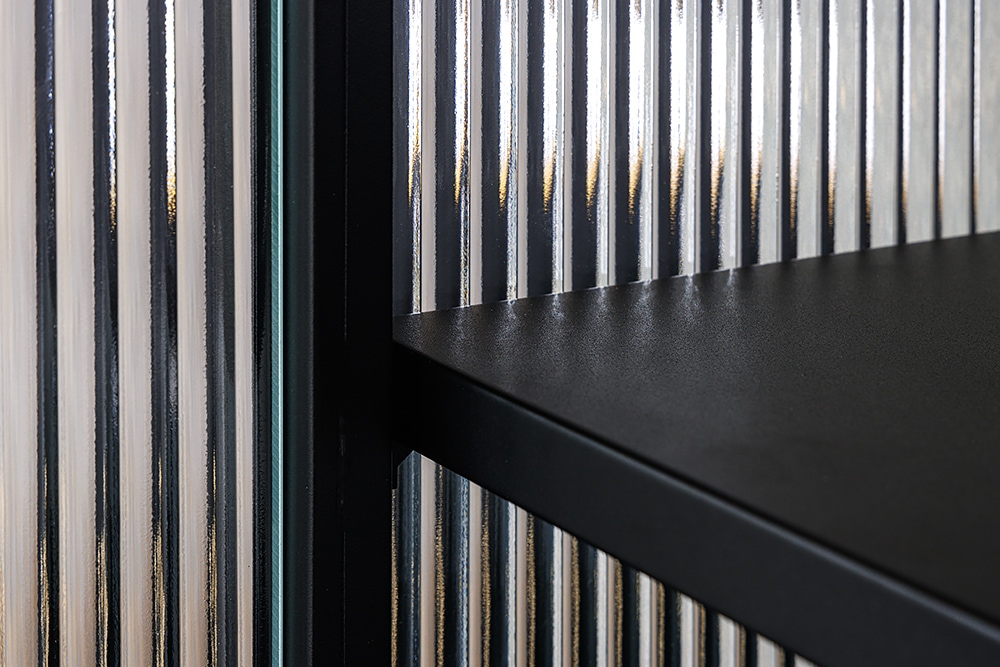 Modernes Sideboard AMSTERDAM 105cm schwarz gold Riffelglas Metall Vitrine Schrank