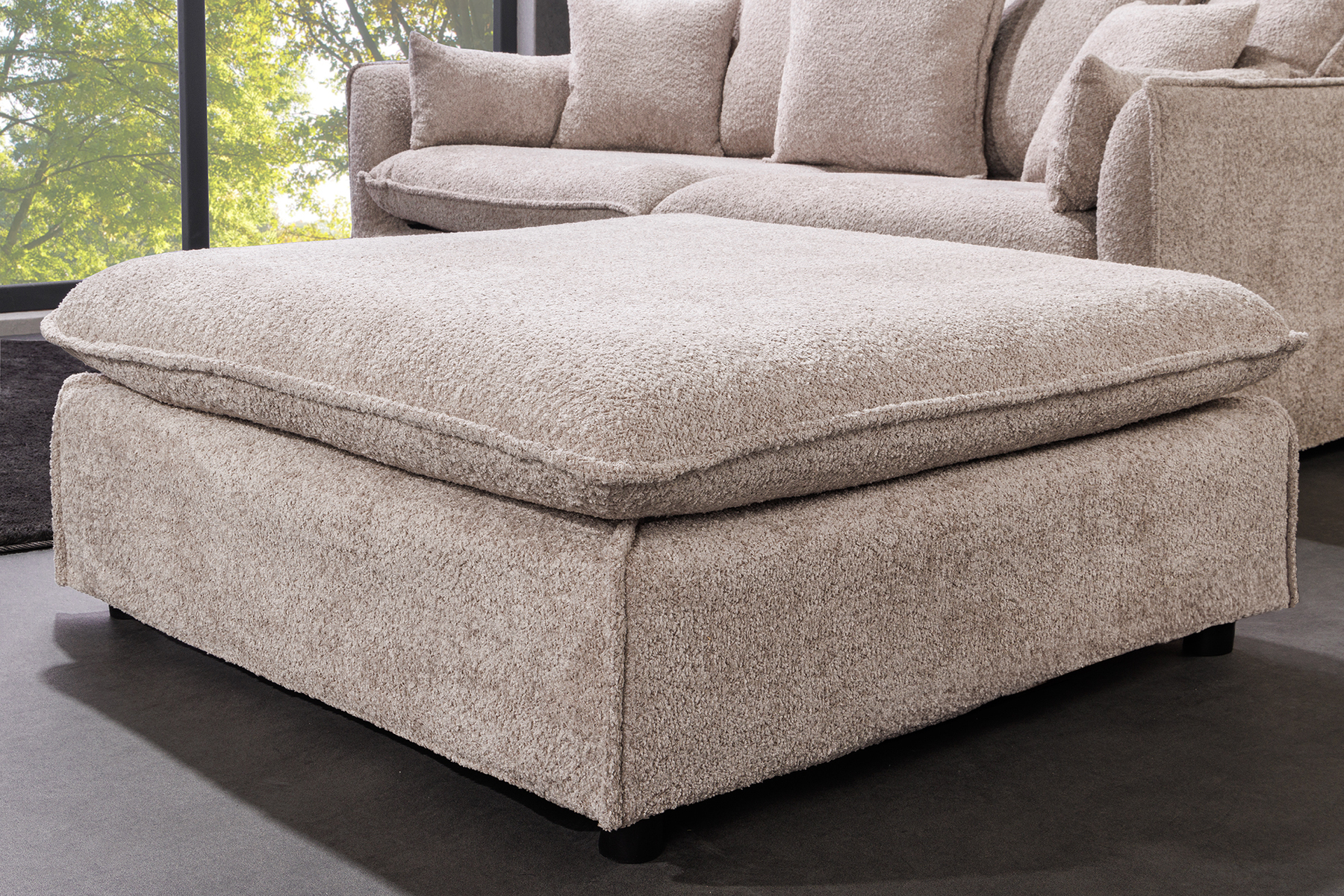 Großer Hocker HEAVEN 100cm champagner beige Bouclé Polsterhocker Federkern