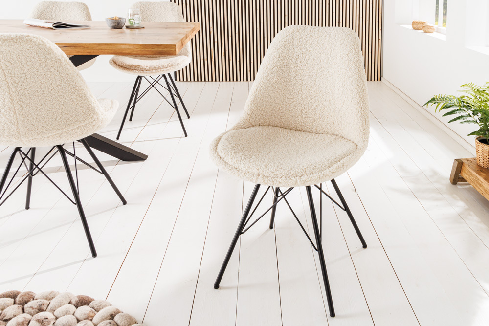 Design Stuhl SCANDINAVIA MEISTERSTÜCK creme Bouclé schwarze Metallbeine