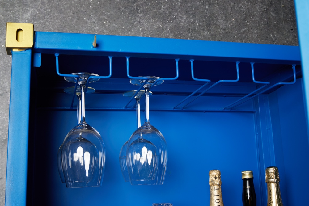 Design Barschrank Container GLOBETROTTER 180cm blau Weinregal Upcycling