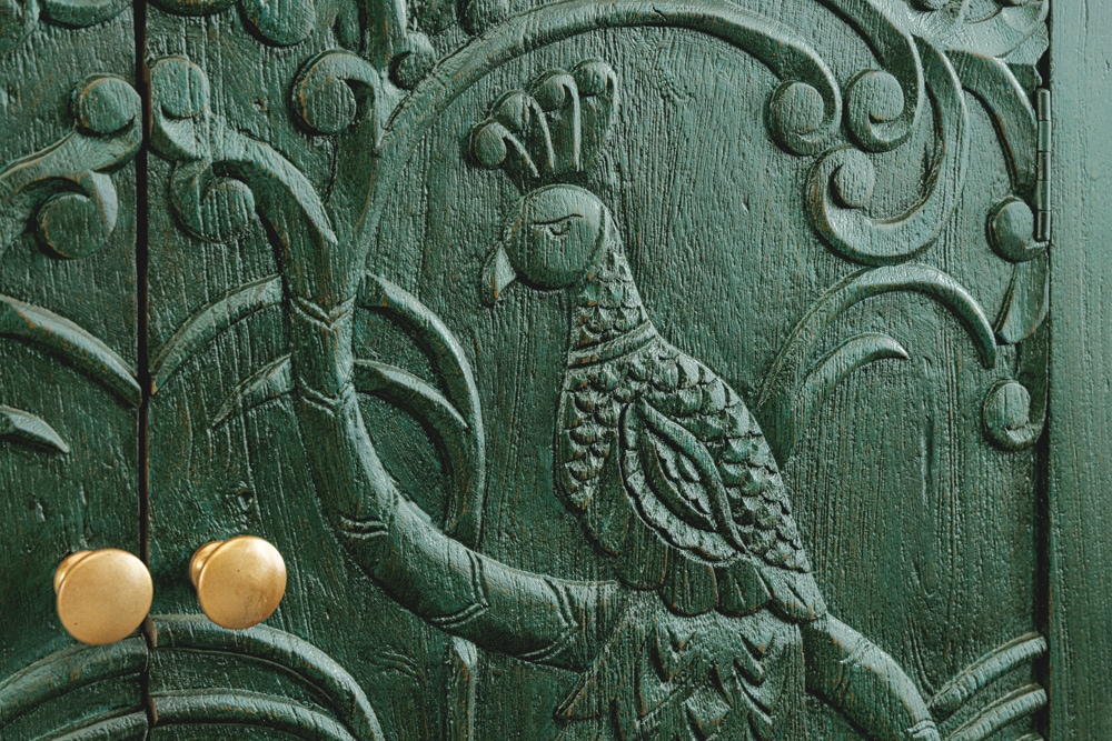 Massives Sideboard PEACOCK 175cm grün Mangoholz antik 3D Schnitzerei Pfau-Design