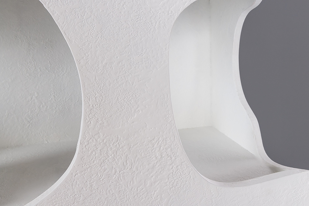 Abstraktes Regal ART AMBIENTE 180cm weiß Beton strukturiert Standregal