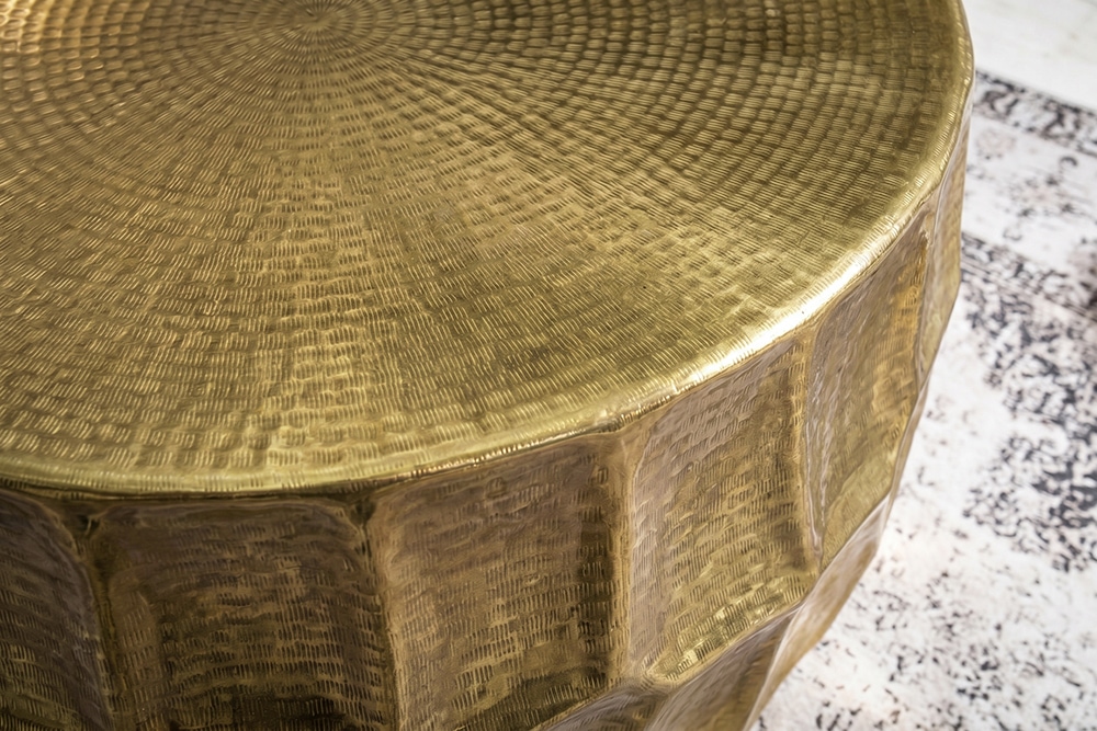 Runder Couchtisch ORGANIC ORIENT 70cm gold Metall Hammerschlag 3D-Design handmade