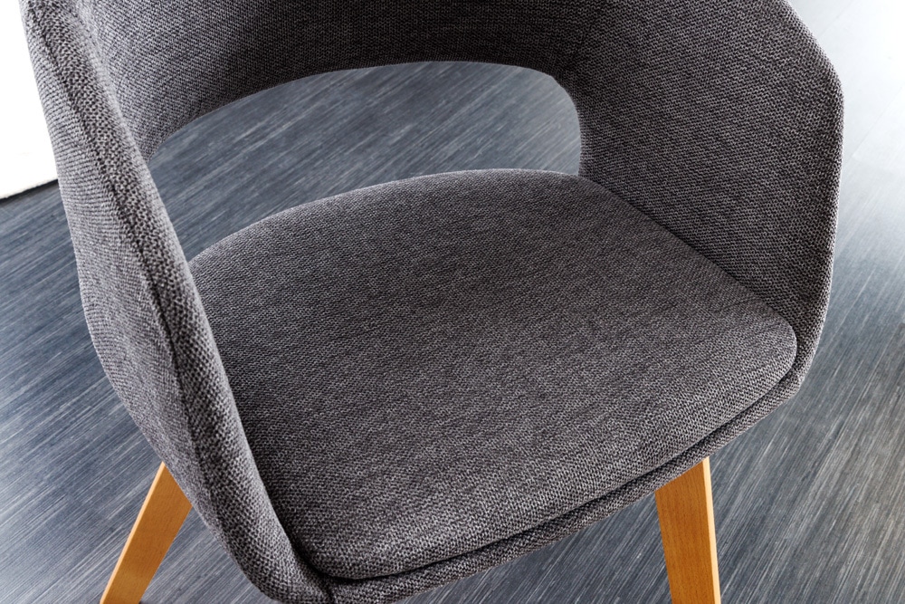 Design Stuhl NORDIC STAR grau Strukturstoff Massivholz mit Armlehne gepolstert