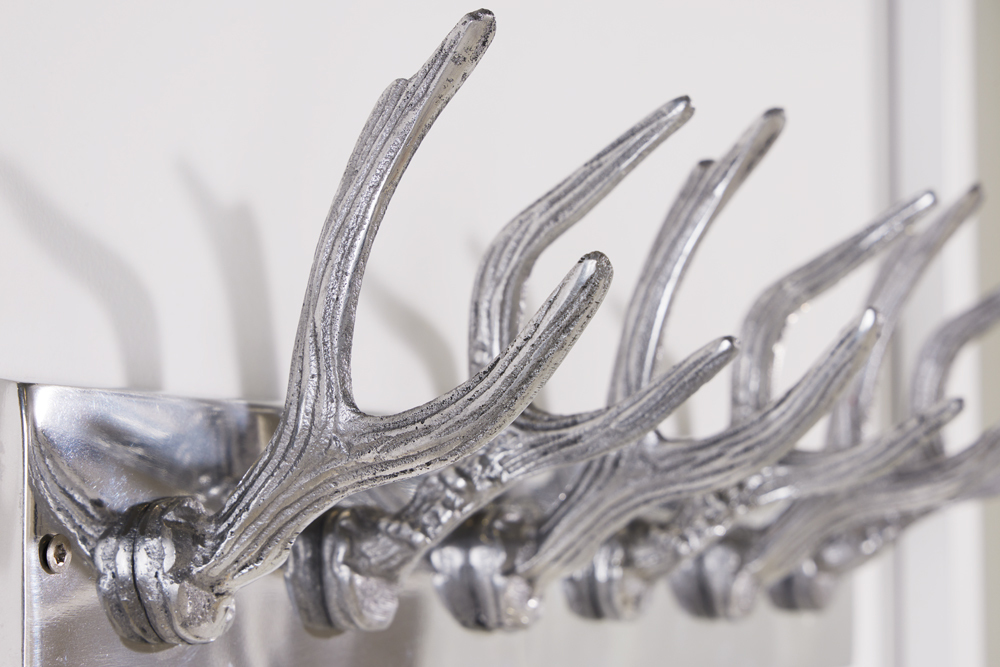 Dekorative Wandgarderobe DEER 50cm silber Aluminium poliert Hirschgeweih Kleiderhaken