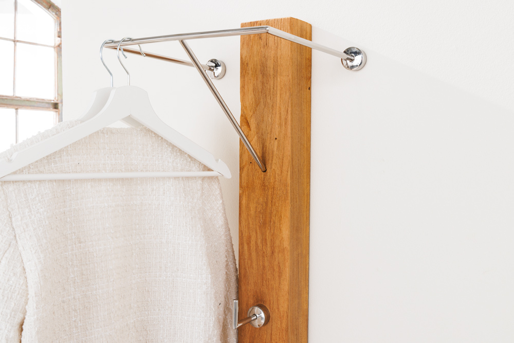 Massive Wandgarderobe JAVA 185cm recyceltes Teakholz mit drei Kleiderhaken