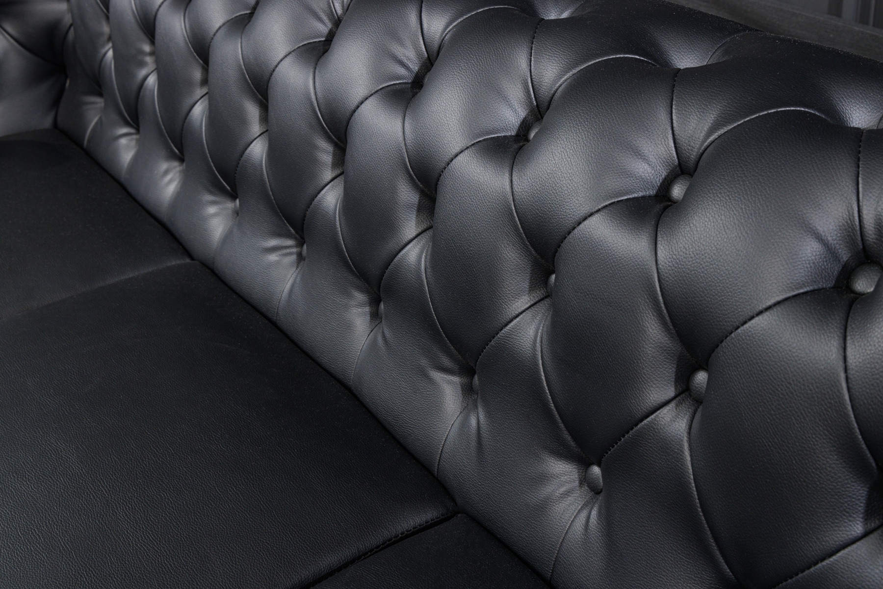 Chesterfield 3-Sitzer Sofa 205cm schwarz Nietenbesatz Federkern