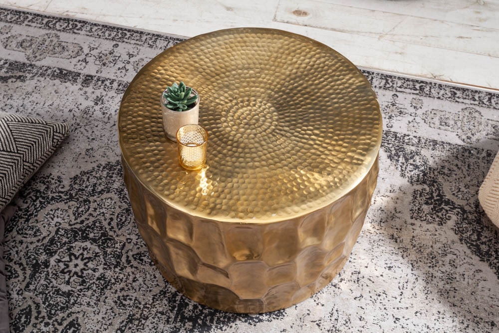 Runder Couchtisch ORGANIC ORIENT 55cm gold Metall Hammerschlag 3D-Design handmade