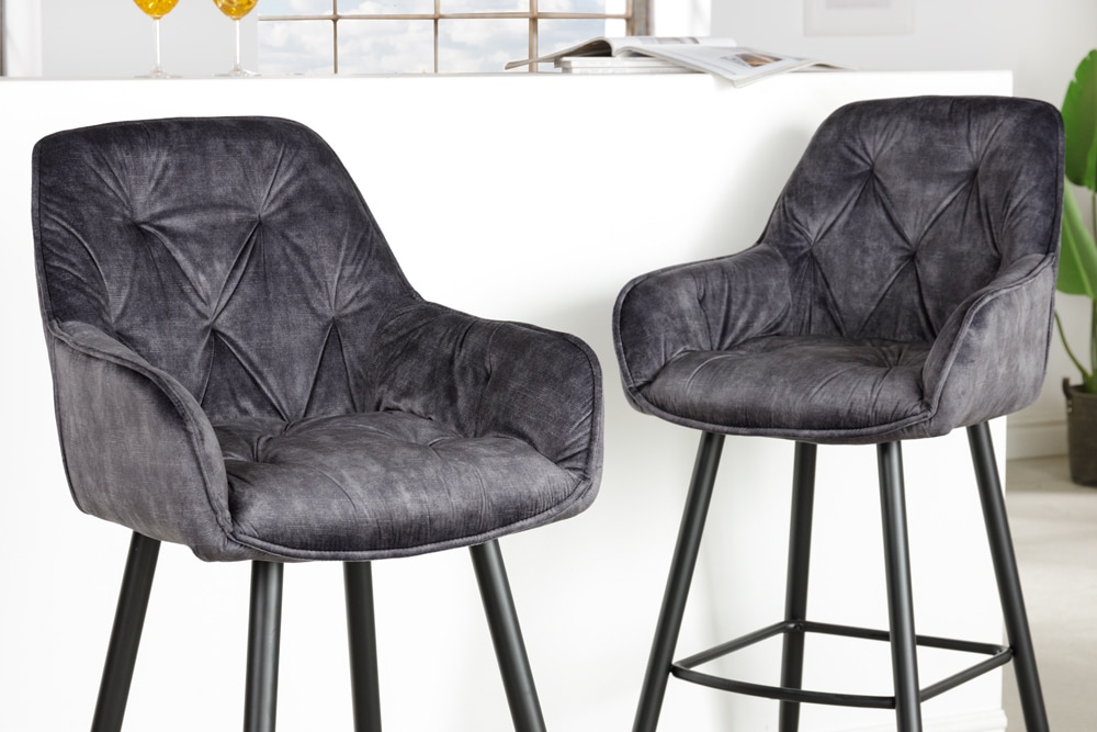 Design Barhocker MILANO grau Samt Barstuhl mit Lehne Metall schwarz Chesterfield-Steppung Design Barhocker MILANO grau Samt Barstuhl mit Lehne Metall schwarz Chesterfield-Steppung