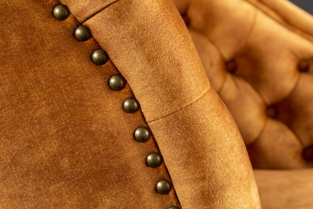 Design Récamière CHESTERFIELD 170cm senfgelb Samt Knopfheftung Nietenbesatz