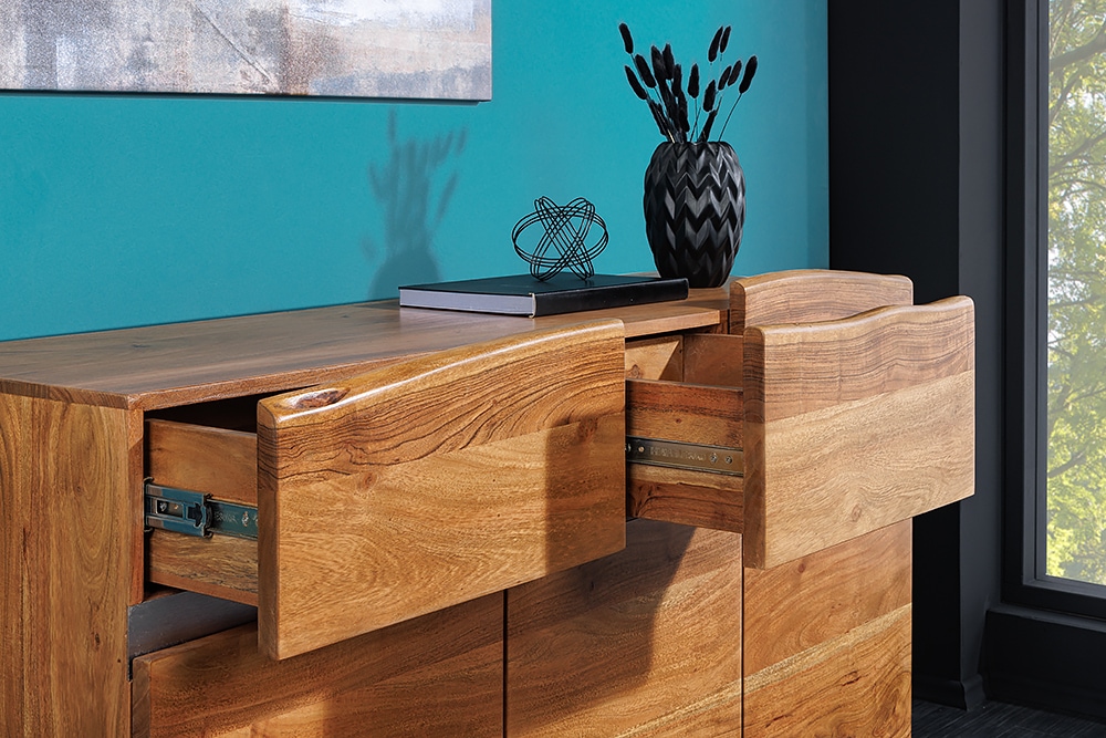 Massivholz Sideboard MAMMUT 135cm Akazie Kommode mit Schubladen Baumkante Edelstahl