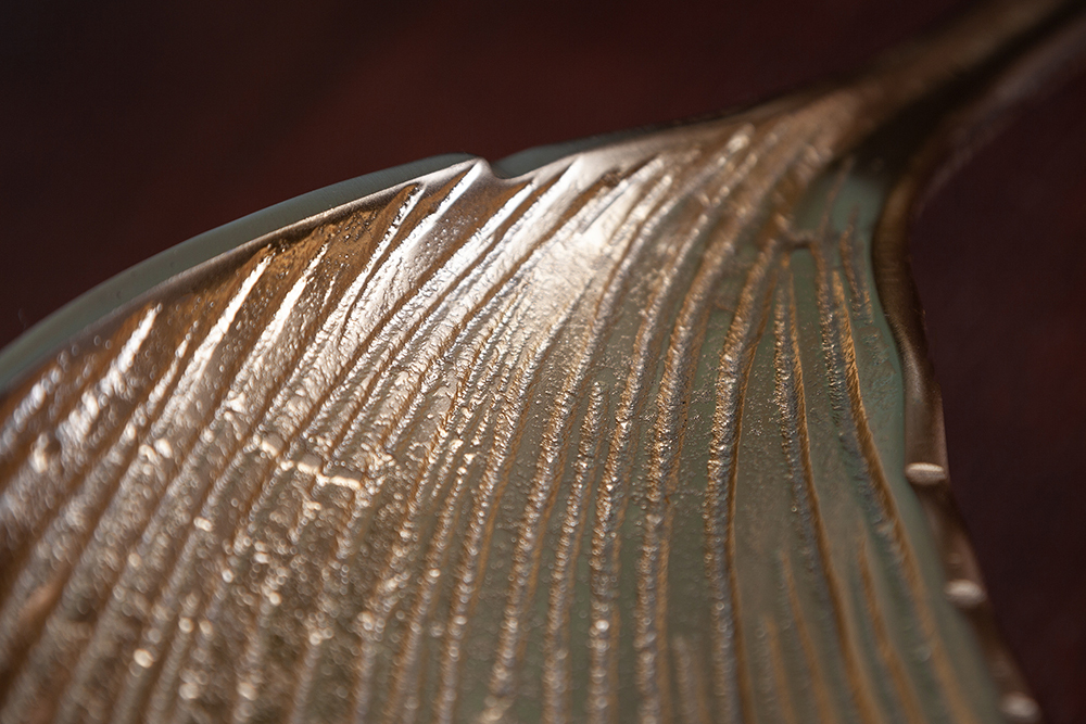 Handgefertigte Deko Schale ABSTRACT LEAF 65cm gold Aluminium