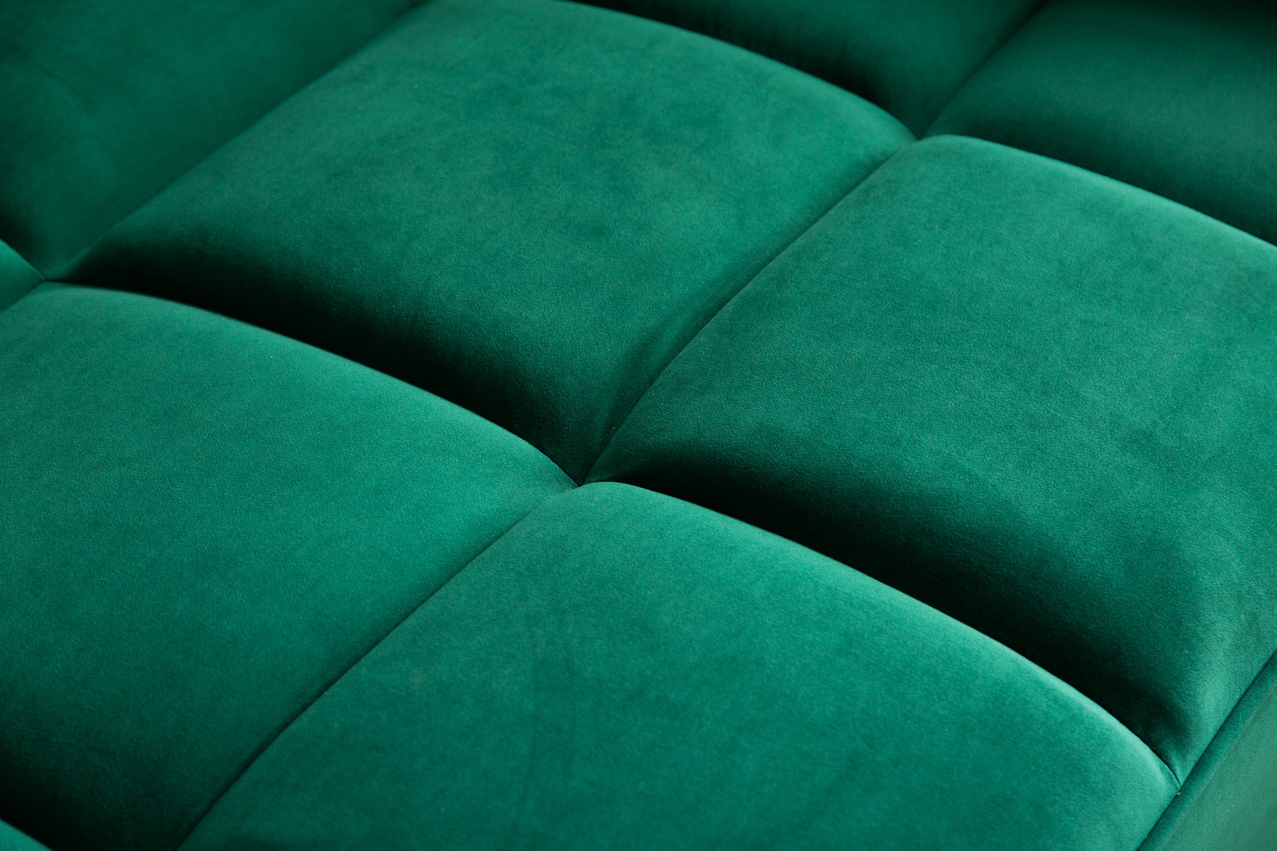 Retro Schlafsofa BOUTIQUE 215cm smaragdgrün Samt 3-Sitzer mit goldenen Füßen