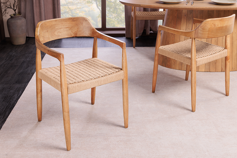 Design Armlehnen-Stuhl KENNEDY natur aus recyceltem Pinienholz mit Korbgeflecht