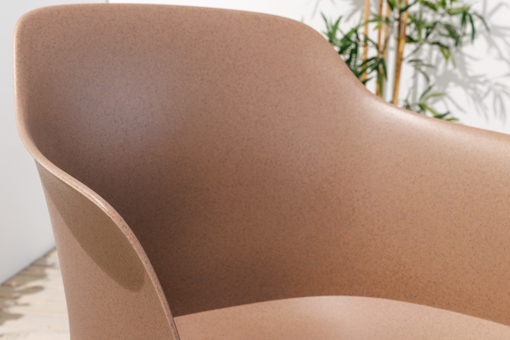 Nachhaltiger Design Stuhl UPCYCLING ME braun 70% Kaffeefaser Indoor Outdoor
