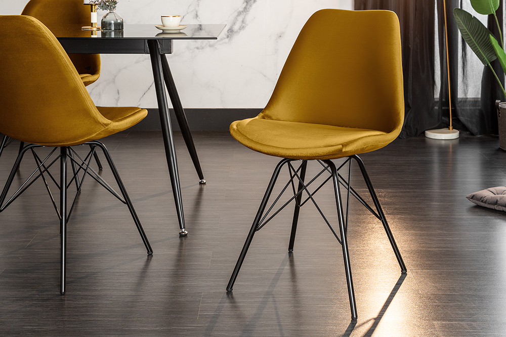 Design Stuhl SCANDINAVIA MEISTERSTÜCK senfgelb Samt schwarze Metallbeine