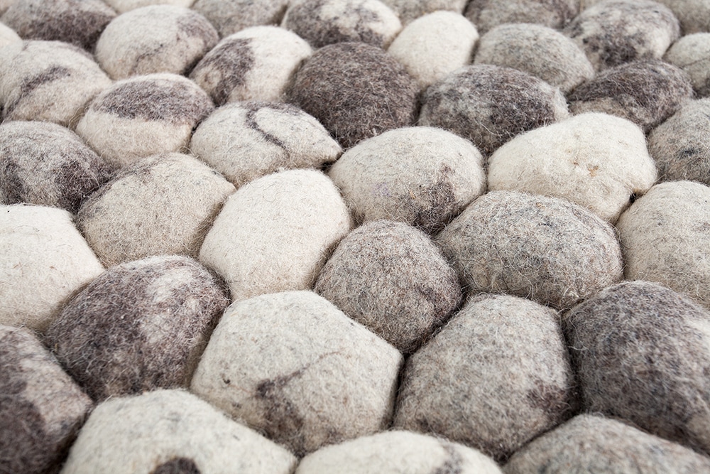 Handgewebter Schurwolle-Teppich ORGANIC LIVING 200x120cm grau Filz Steinoptik