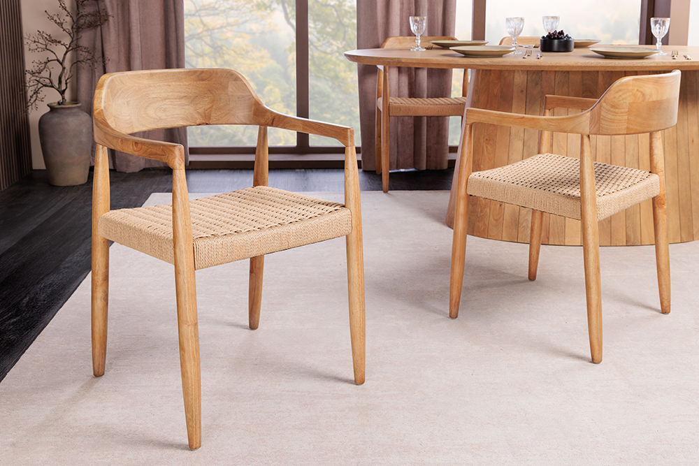 Design Armlehnen-Stuhl KENNEDY natur aus recyceltem Pinienholz mit Korbgeflecht