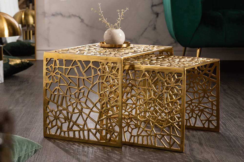 Handgearbeiteter Couchtisch ABSTRACT 50cm 2er Set gold im Gap Design