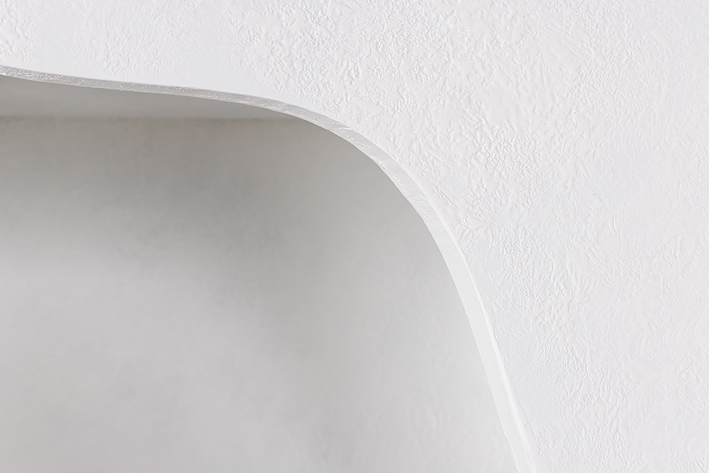 Abstraktes Regal ART AMBIENTE 180cm weiß Beton strukturiert Standregal