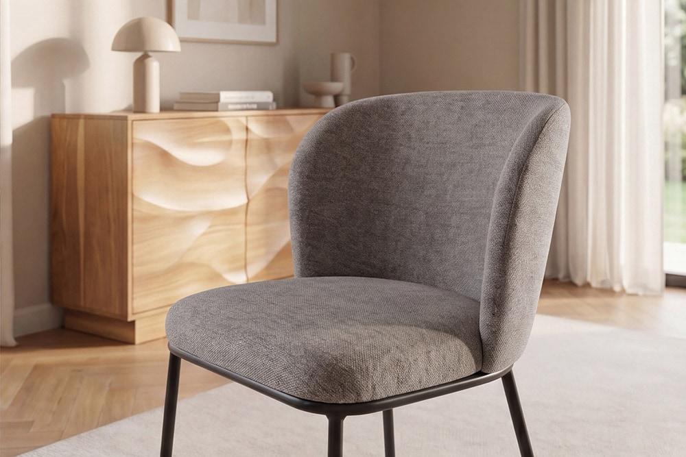 Design Stuhl LYON grau beige Chenille schwarze Metallbeine
