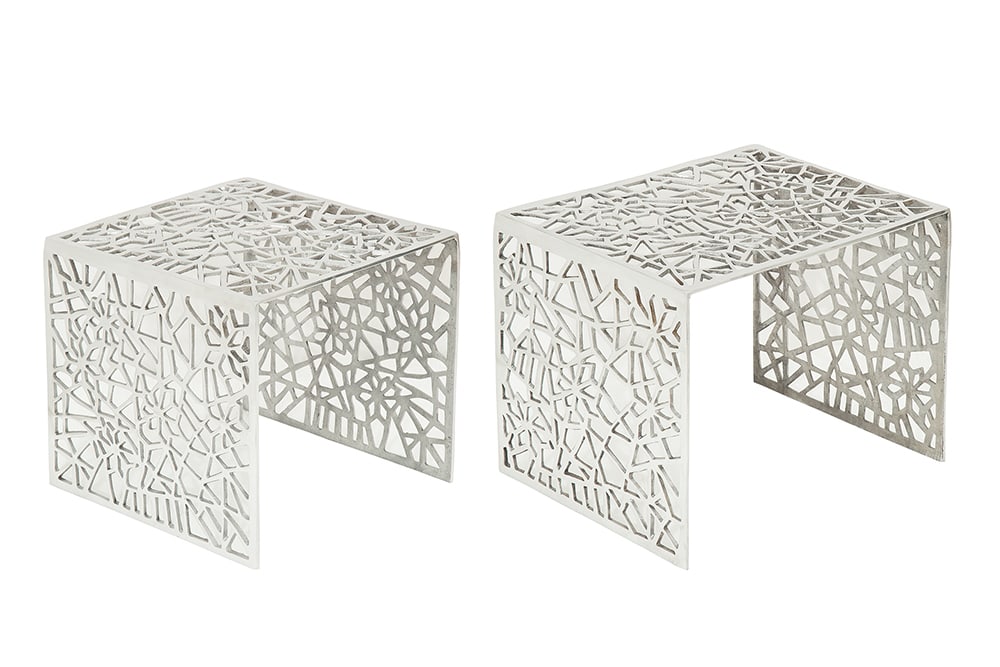 Handgearbeiteter Couchtisch ABSTRACT 49cm 2er Set silber im Gap Design