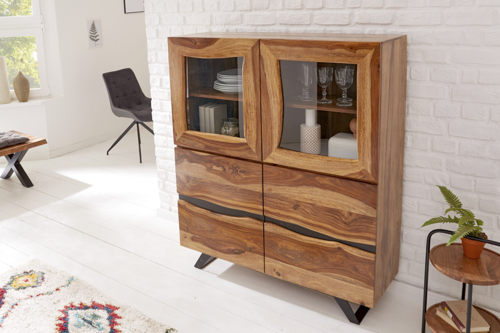 Massives Highboard AMAZONAS 140cm braun Sheeshamholz Vitrine mit Baumkante