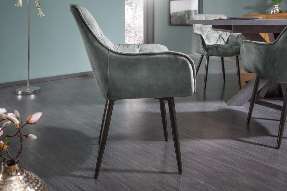 Design Stuhl MILANO grün Samt mit Armlehne Ziersteppung gepolstert schwarze Metallbeine