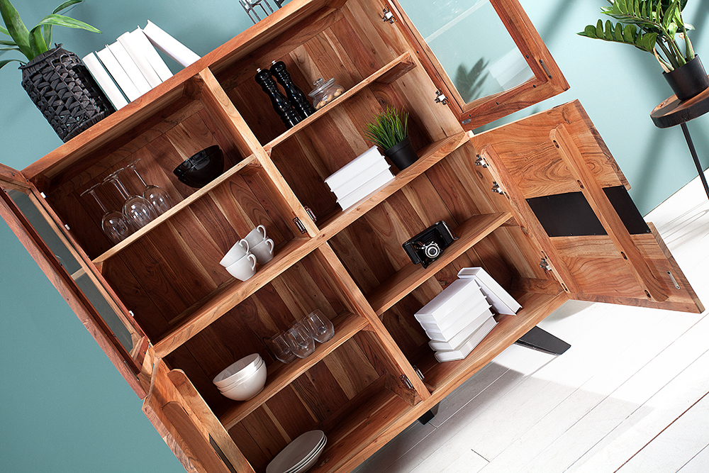 Massives Highboard AMAZONAS 140cm Akazie Metall Vitrine Baumkante