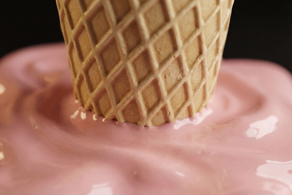 Einzigartiger Bartisch ICE CREAM 105cm beige rosa runde Tischplatte Glas handmade