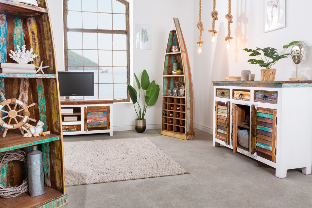 Dekoratives Bootsregal JAKARTA 190cm bunt Massivholz aus recycelten Fischerbooten Weinregal