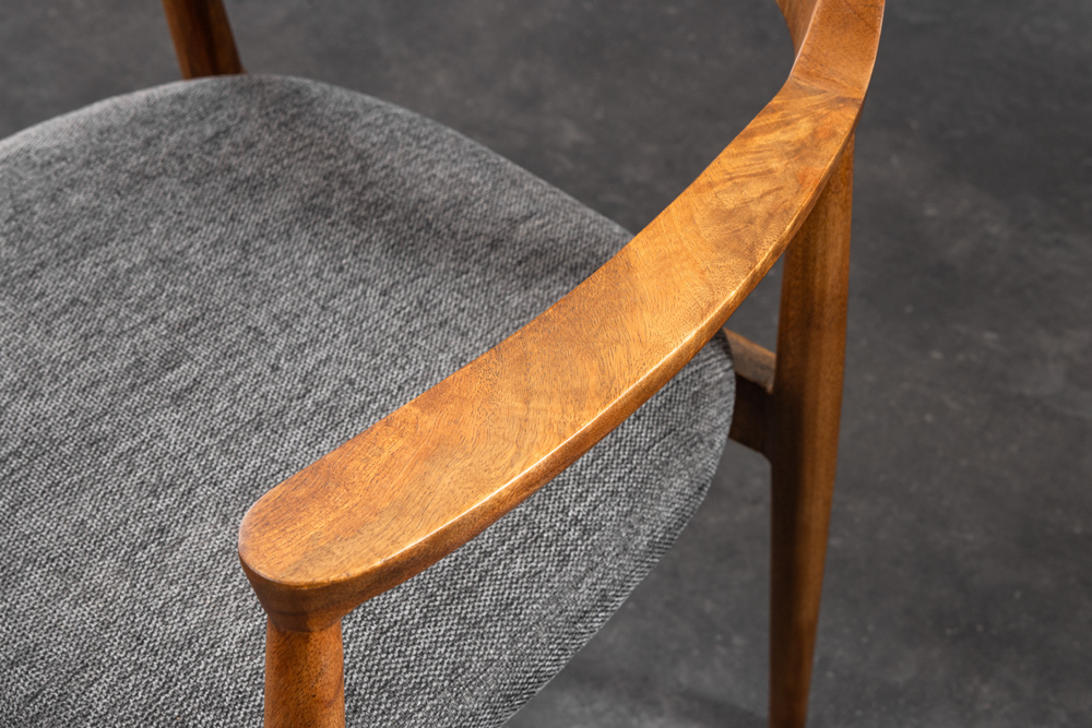Design Stuhl KENNEDY braun grau massives Mangoholz honey finish Strukturstoff