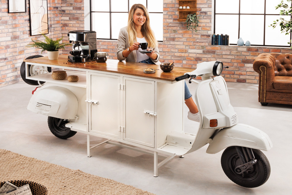Extravaganter Barschrank SCOOTER 250cm weiß Retro-Konsole Motorroller mit Mangoholz Upcycling
