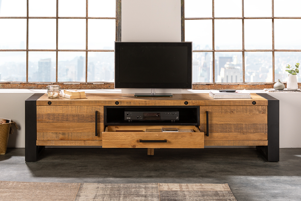 Massives TV-Lowboard THOR 200cm recyceltes Pinienholz im Industrial Design