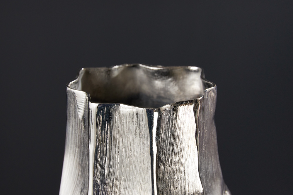 Elegante Vase ORGANIC ORIENT 45cm silber Hammerschlag Design