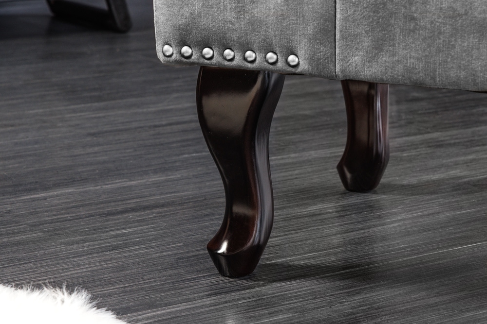 Design Sitzhocker CHESTERFIELD 80cm grau Samt Knopfheftung Nietenbesatz