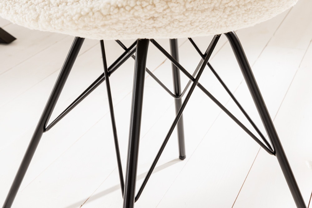Design Stuhl SCANDINAVIA MEISTERSTÜCK creme Bouclé schwarze Metallbeine