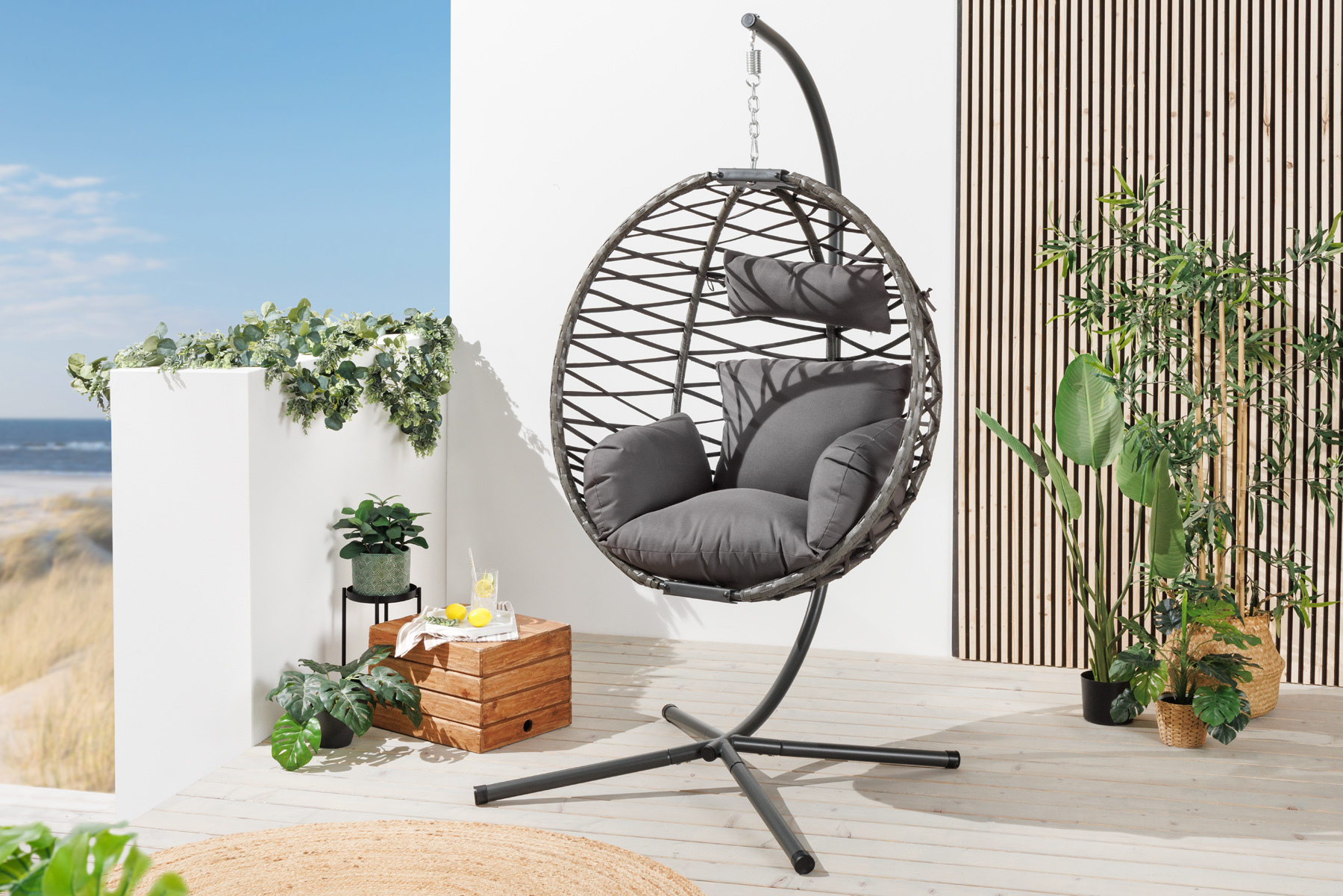 In- und Outdoor Hängesessel IBIZA anthrazit Rattan mit Gestell wetterfest inkl. Kissen In- und Outdoor Hängesessel IBIZA anthrazit Rattan mit Gestell wetterfest inkl. Kissen
