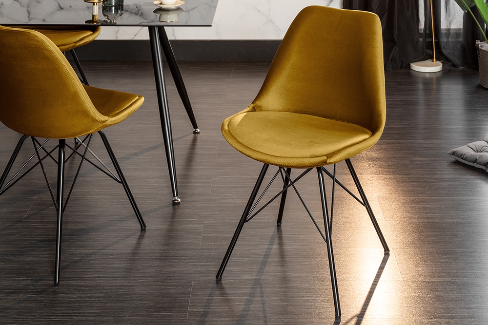 Design Stuhl SCANDINAVIA MEISTERSTÜCK senfgelb Samt schwarze Metallbeine