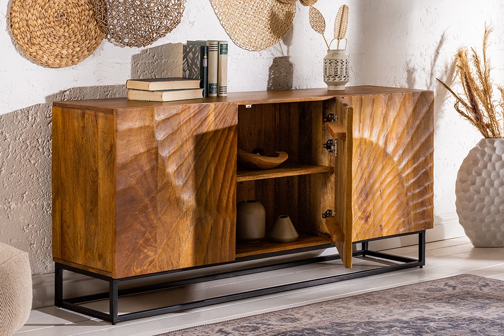 Massives Sideboard SCORPION 140cm braun Mangoholz aufwendige 3D Schnitzereien