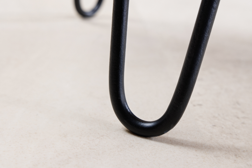 Massivholz Couchtisch WILD 100cm Akazie natur Hairpin Legs Baumkante