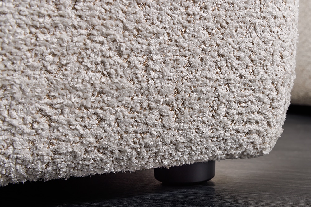 Moderner Hocker ROYAL 120cm champagner beige Bouclé Federkern Sitzhocker