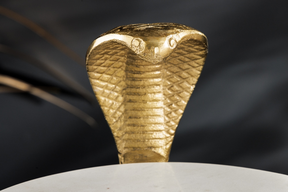 Runder Beistelltisch WILDLIFE COBRA 65cm gold weiß Marmor Schlangen-Skulptur handmade