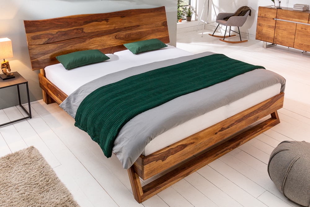 Massives Baumstamm Bett AMAZONAS 180x200cm braun Sheeshamholz stone finish