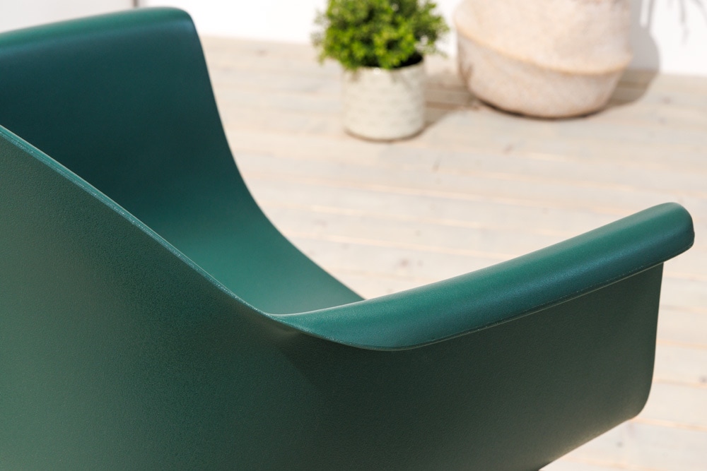 Nachhaltiger Design Stuhl UPCYCLING ME grün 75% Ocean Plastik Indoor Outdoor