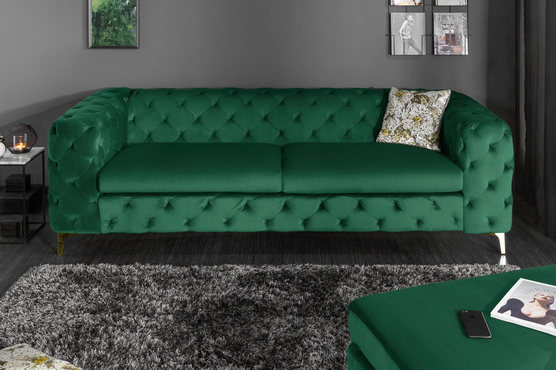 Chesterfield 3-Sitzer Sofa MODERN BAROCK 235cm smaragdgrün Samt Federkern gold Metallfüße