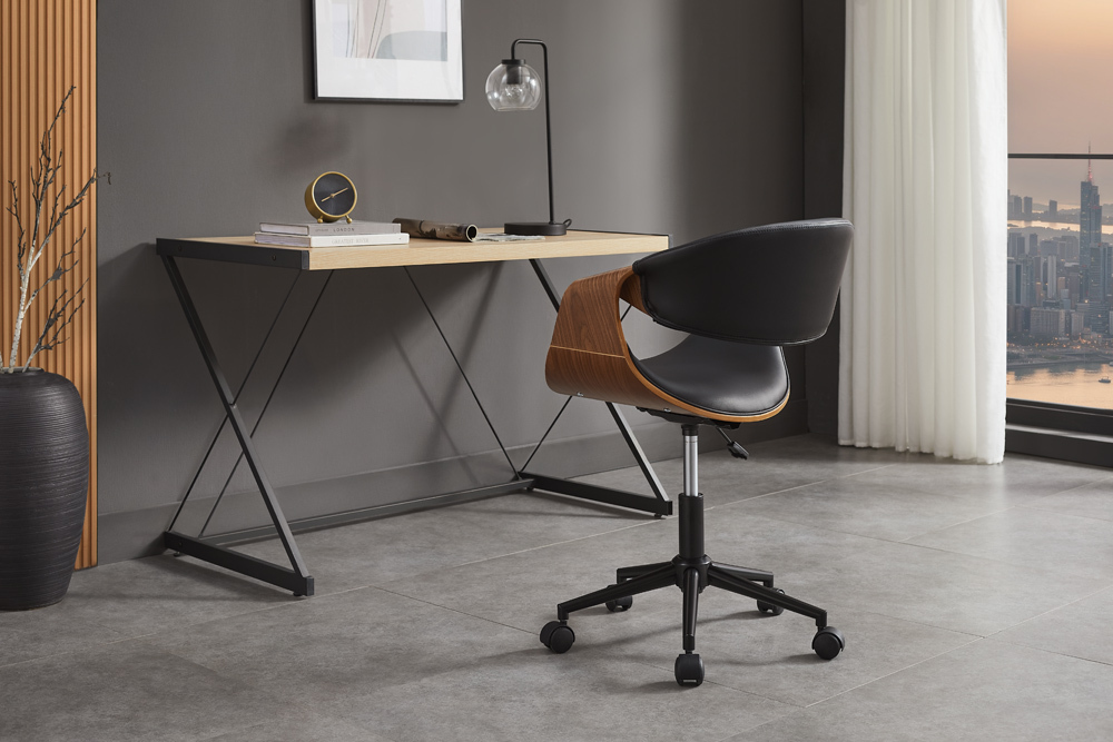 Höhenverstellbarer Bürostuhl ORGANIC schwarz Kunstleder Walnussholz braun drehbar
