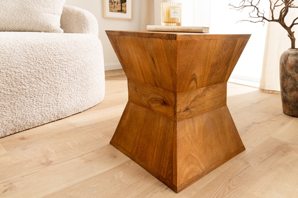 Massiver Beistelltisch PYRAMID 45cm braun Mangoholz honey finish Deko-Hocker
